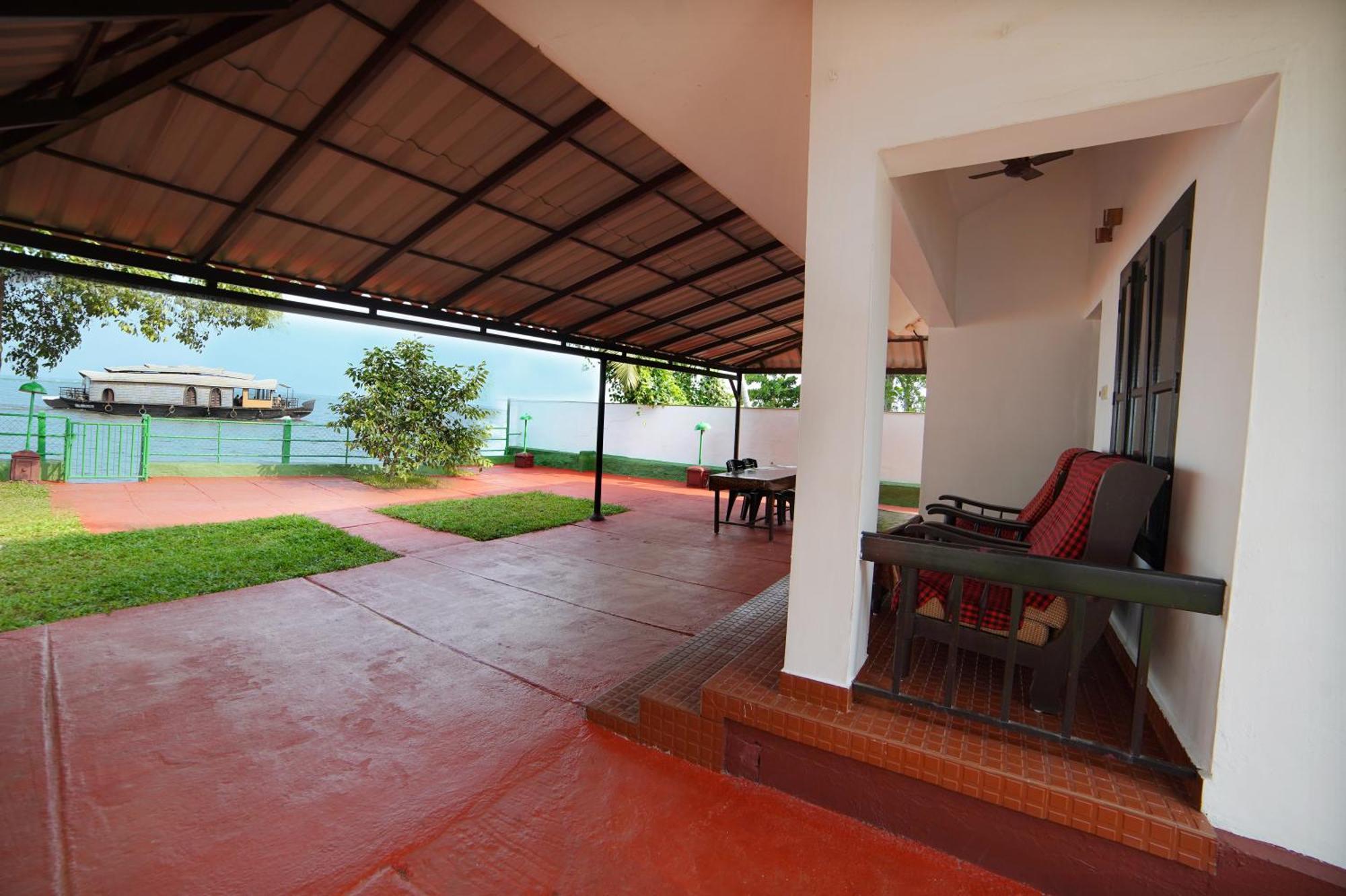 Illikkalam Lakeside Cottages Kumarakom Kerala エクステリア 写真